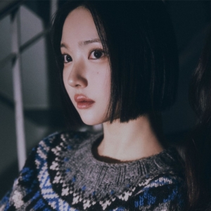hearts2hearts-jiwoo-profile-1.jpg